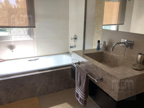 Imagen 23 de 30 de Exclusivo Inmueble Sobre Triple Lote En St. Thomas Canning