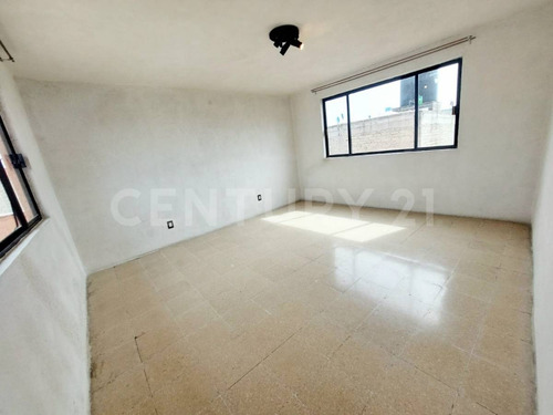 Imagen 16 de 19 de Casa En Venta De 3 Niveles Con Roof Garden, Cerca De Monte Maria