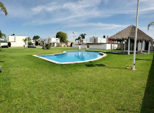 Imagen 1 de 14 de Venta De Casa En Fraccionamiento En Cuautlancingo