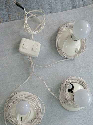 Imagen 7 de 10 de Planta Solar Fv40 Kit Básico Bombillos Led, Tomas Usb Y 110v
