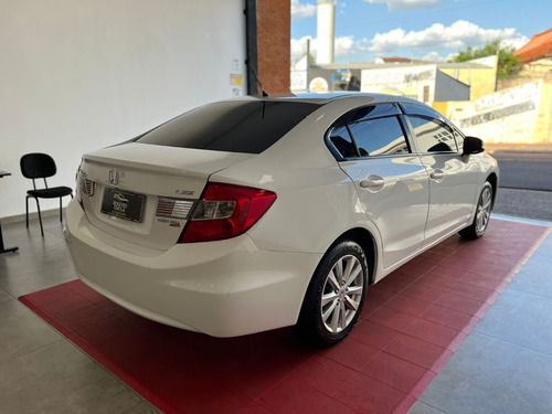 Imagem 4 de 16 de Honda - Civic 1.8 16v 4p Flex Lxs