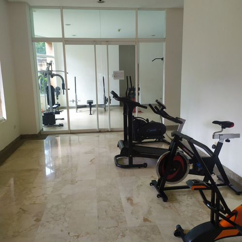Imagen 4 de 16 de Moderno Apartamento En Alquiler En El Rosal De 85m2