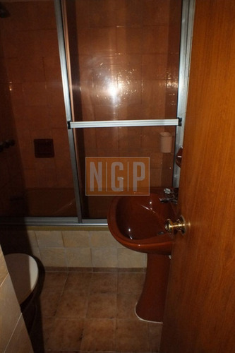 Apartamento En Lindisima Zona A Pasos De Punta Shopping - Ref: 4931