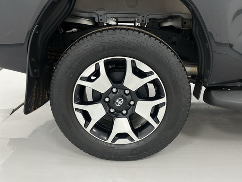 Imagem 8 de 14 de Toyota Hilux Cabine Dupla 2.8 Tdi Cd Srx 50th 4x4 (aut)