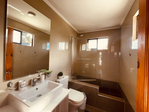 Gran Casa Con Potencial Comercial
