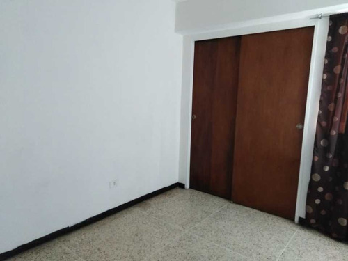 Imagen 7 de 13 de Se Vende Apto 78m2 3h/2b/1p Chacao 4987