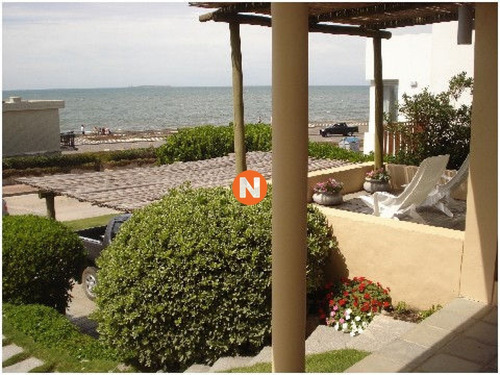 Casa En Venta, Peninsula, Punta Del Este, 4 Dormitorios.- Ref: 207873