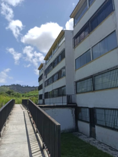 Imagen 1 de 9 de Apartamento En Venta Solar De La Quinta Etapa Iv Los Teques