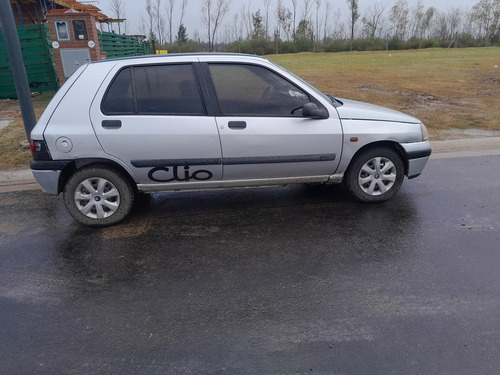 Renault Clio 1.6 Rn Aa
