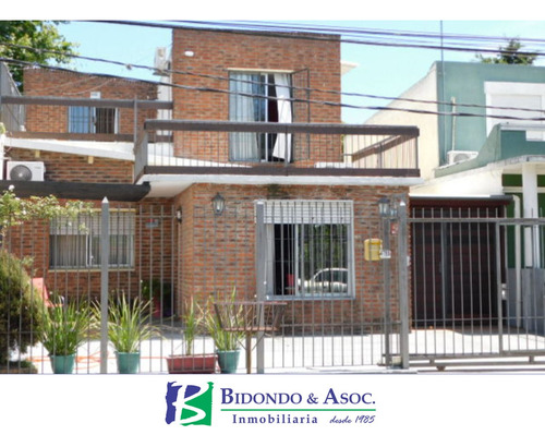 Bidondo Vende Casa En Padrón Único 5 Dormitorios Y 2 Baños Con Garaje En Sayago