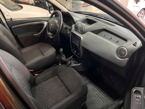Imagen 9 de 13 de Renault Duster Tech Road 1.6 2015 Gnc