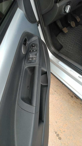 Imagem 4 de 15 de Volkswagen Up! Up Tsi Cross