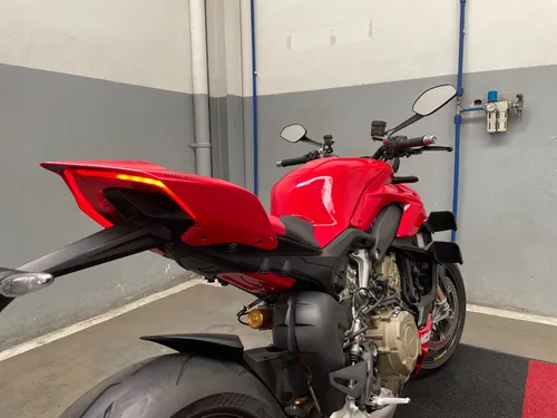 Ducati Streetfighter V4 S