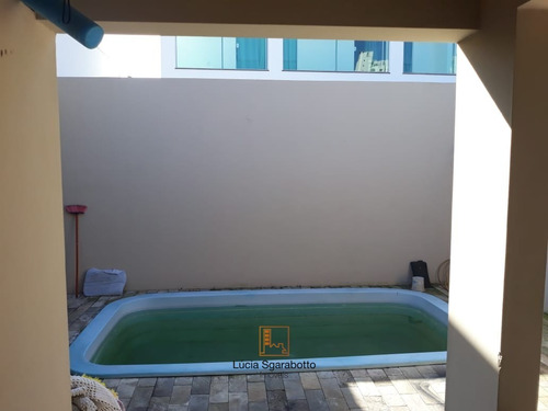 Imagem 5 de 15 de Casa Com Piscina Na Rua 2500 - Ls0176-1