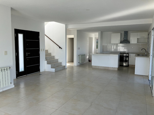 Venta De Casa En Santa Ines, Canning