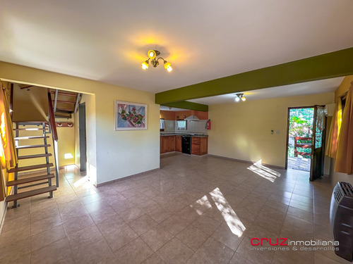 Chalet De 102m2 Con Piscina En Barranca Colorada