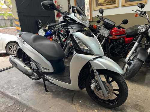 Imagen 5 de 22 de Kymco People 300 Gti 2017 U Dño Serv Off Permuto