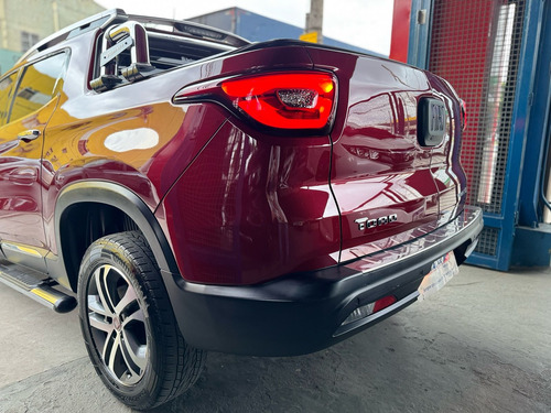 Fiat Toro 2.4 Volcano 16v Flex 4x2 Aut. 4p
