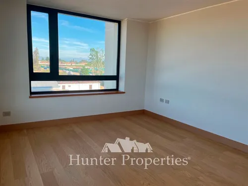 Lujoso Dpto. En Venta De 4d + Sala De Estar En Las Rastr