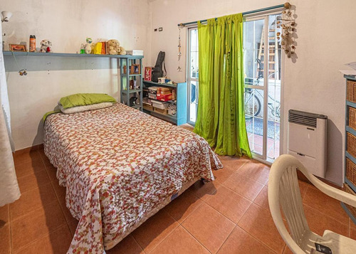 Venta 2 Locales, Casa En Planta Baja Y Departamento En Moron