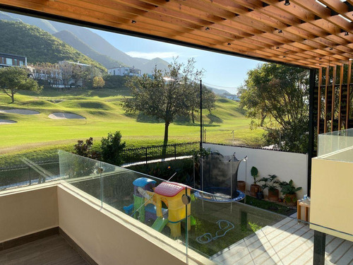 Residencia De Lujo En Venta En La Herradura Club De Golf, En Calle Privada, Con Alberca, 4ta Recámara En Pb, Sin Vecino Atrás, Colinda Con El Green, Equipada Con Acabados De Lujo!!