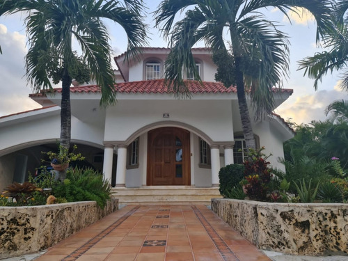 For Sale Villa En Metro Country Club Juan Dolio De 3 Habitaciones Con 980m2 De Solar 