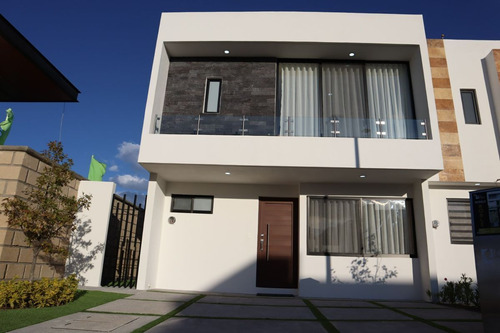 Casa En Venta San Isidro Juriquilla Rcv230729-ato