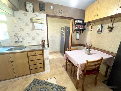 Venta Casa, A Dos Cuadras De 8 De Octubre, 3 Dormitorios