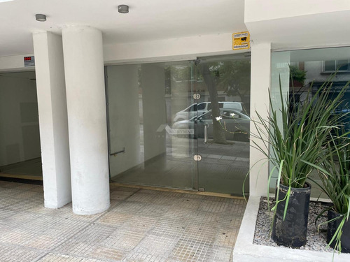 Imagen 2 de 8 de Local Pocitos Venta Silvestre Blanco Y Brito Del Pino, Se Vende Local Comercial Con Renta + 4 Garaje