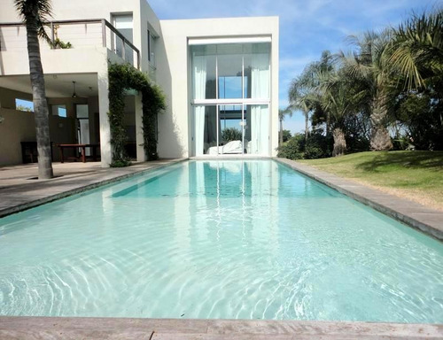 Casa En Venta De 4 Dormitorios En Laguna Blanca