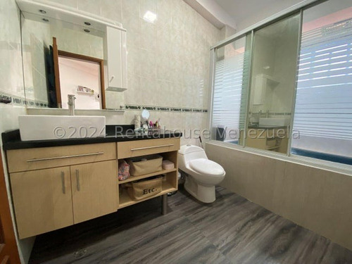 Venta De Imponente Casa Santa Paula