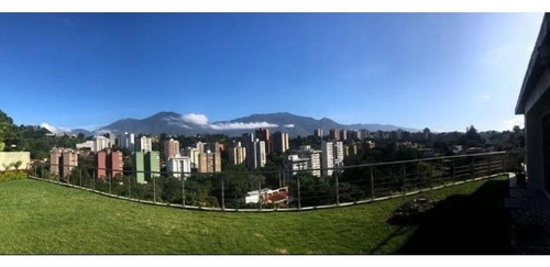Vendo Casa 1100m2, 5h/7b/8p Cerro Verde 5433