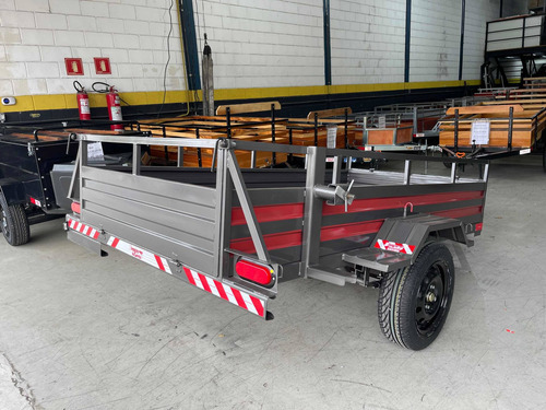 Carretinha Fazendinha 2.50 X 1.25 X 0.40 Com Bau - Cap 700kg