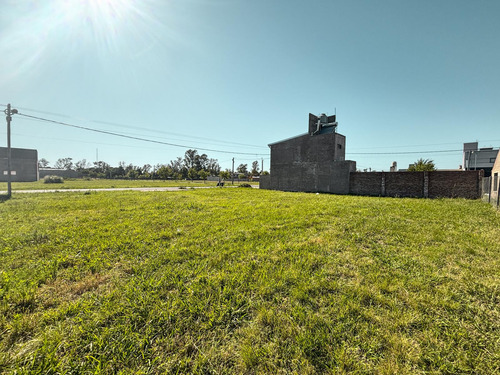 Terreno Con Posibilidad De Lindero En Barrio Tango