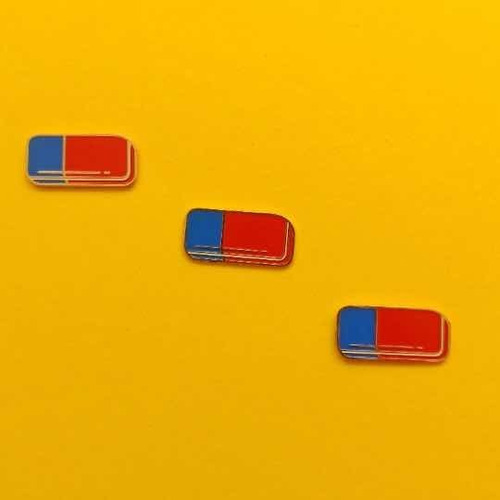 Imagen 2 de 5 de Pin Forma Borrador Goma Escolar Para Ropa