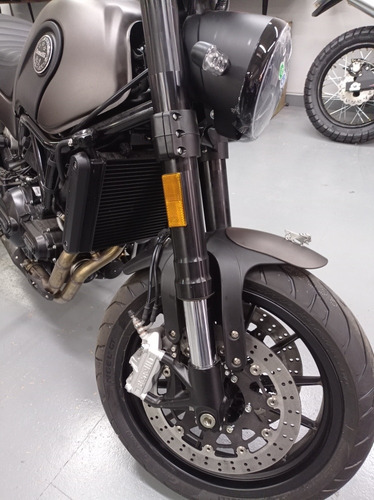 Imagen 14 de 24 de Benelli Leoncino 500