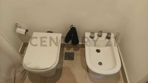 Venta Depto 2 Ambientes Con Cochera Cubierta En Martinez