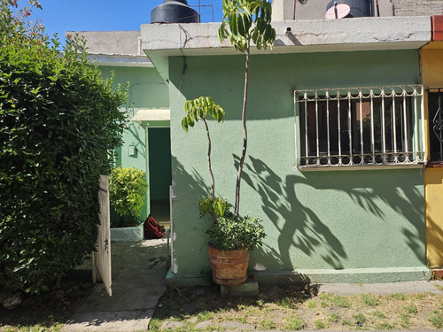 Casa Ubicada, Remodelada, De Un Solo Nivel , De Una Recamara, Baño, 47 M2 C, En La Unidad Habitacional Santa Fe , Imss