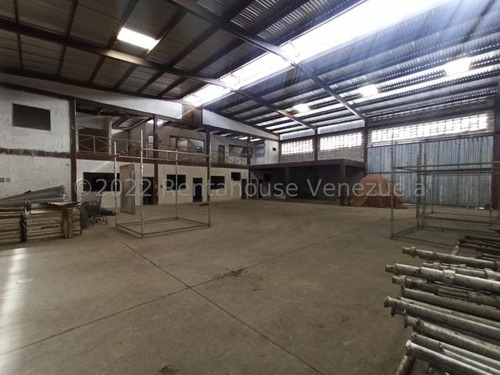 Se Vende Con Financiamiento Galpón Industrial En Venta La Providencia A Pocos Mts De La Av. Intercomunal Turmero 23-13972 Hc