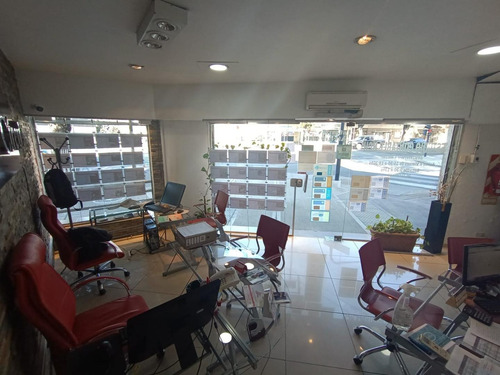 Imagen 6 de 22 de Excelente Local En 3 Plantas C/balcón Terraza En Mataderos