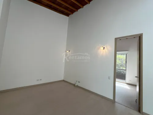 Casa En Arriendo En Loma Del Atravesado. Cod A776020