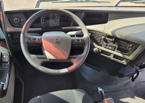 Imagem 10 de 14 de Volvo Fh 460 Ano 2018/19 6x2 Automático Globetrotter