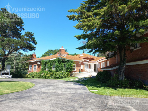 Punta Del Este Casa Venta 10 Dormitorios 10 Baños Playroom Piscina Barbacoa Padle 4568 M2 Terreno 800 M2 Cubiertos