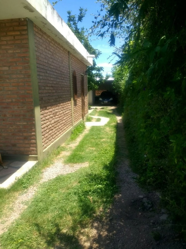 Imagen 4 de 12 de Casa Y Departamento En Barrio Balumba