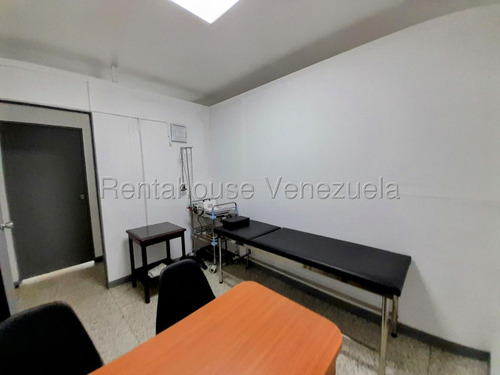 Maritza Lucena Te Ofrece En Alquiler Moderno Centro De Salud, En Centro De Barquisimeto, Nuevo Y Equipado, Cómoda Sala De Espera, Internet, Agua Constante, Tanque Subterráneo, Sin Cortes Eléctricos.