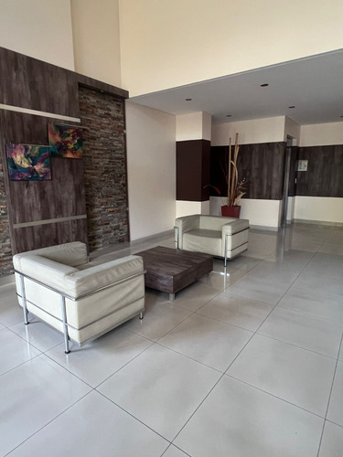 Departamento 4 Ambientes Con Cochera, En La Mejor Zona De Caballito ( Amoblado )