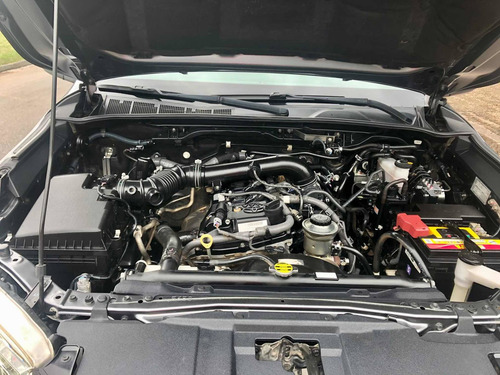 Imagen 10 de 12 de Toyota Hilux 2016 2.7 Cd Srv Vvti 4x2 - A3