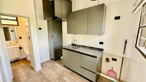 Casa Ph En Venta, Un Dormitorio, Patio, Cochera. Villa Del Lago, Carlos Paz.