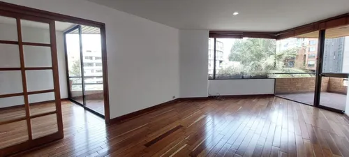 Apartamento En Arriendo En Los Rosales. Cod A12562