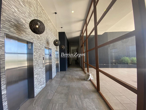 Departamento En Venta De 2 Dorm, 2 Baños En Concón,vista .